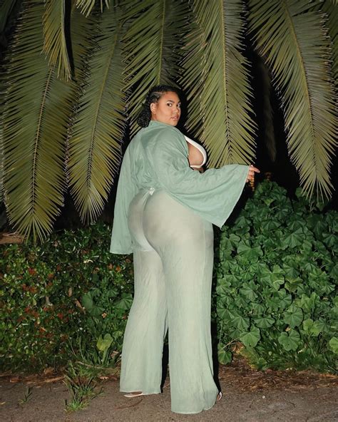 Alexus Danisha | Out n about @fashionnovacurve | Instagram