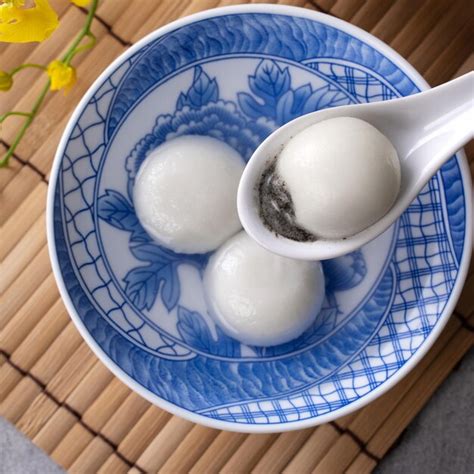 Premium Photo Top View Of Big Tangyuan Yuanxiao Glutinous Rice