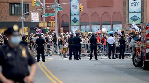 Nyc Pride Ban On Uniformed Police Reflects A Deeper Tension Nbc New York