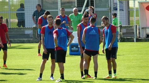 Osasuna Conf A En Premiar A Su Afici N En Su Reencuentro En Primera En