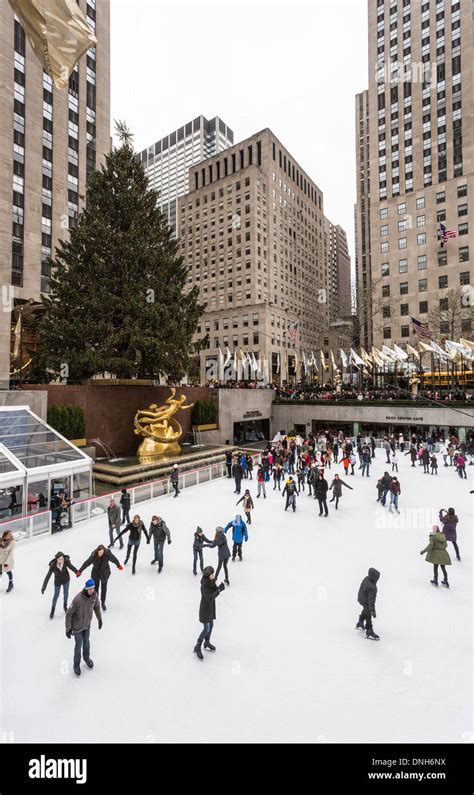 Patinadores Rockefeller Center Pista De Hielo Fotografías E Imágenes De