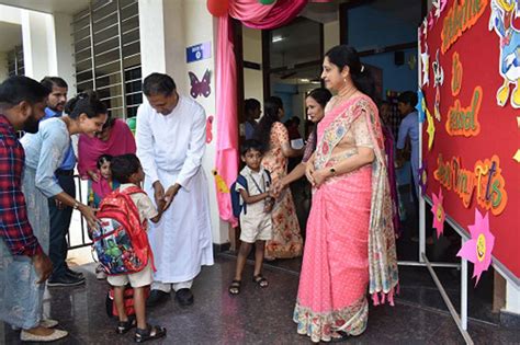 Mangaluru St Aloysius Gonzaga School Welcomes Kindergarteners For