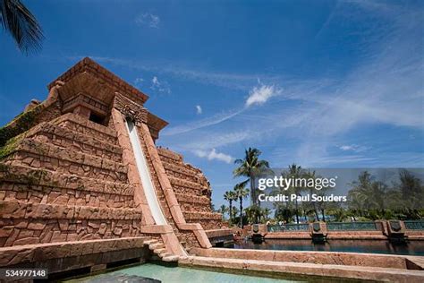 Atlantis Water Slide Photos and Premium High Res Pictures - Getty Images