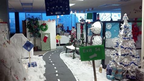 The Most Creative Ways To Decorate Your Office Cubicle For Christmas