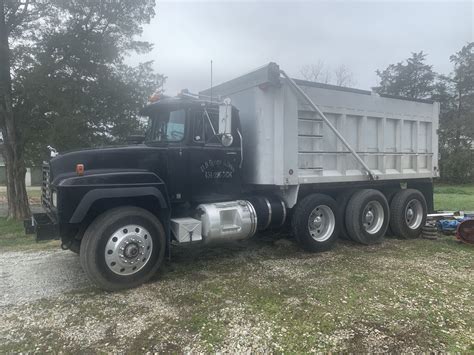 1995 RD688s tri axle dump truck - Trucks for Sale - BigMackTrucks.com