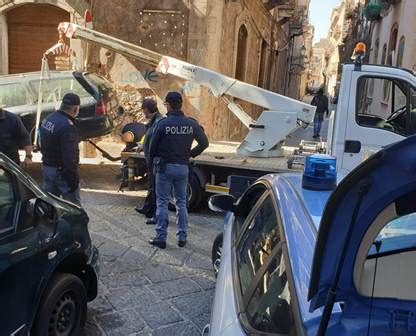 Blitz A San Berillo Vecchio Le Foto Live Sicilia