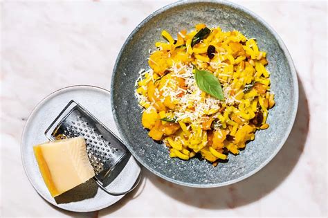 Pasta Met Bloemkool En Pijnboompitten De Smaak Van Italie