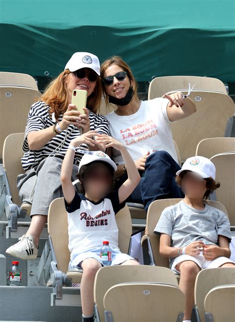 Photo Léa Salamé Et Son Beau Fils Alexandre Dans Les Tribunes Lors