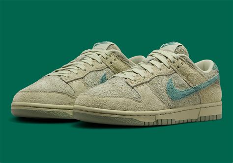 Nike Dunk Low "Olive Aura" HJ7291-371 | SneakerNews.com