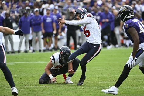 Texans kicker Ka’imi Fairbairn out with quad injury - Yahoo Sports