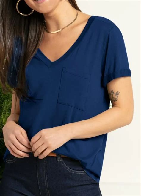 Blusa Azul Decote V E Bolso Frontal Quintess