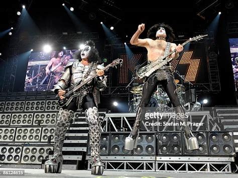 Jumpin Gene Simmons Photos And Premium High Res Pictures Getty Images