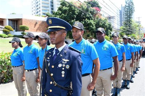 Servicio Militar Voluntario Participa En El Desfile Militar Del De