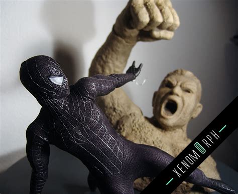 Hot Toys Black Spiderman Photos