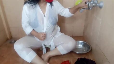 Preethi Singh YouTuber Washing Clothes Getting Full Nude PREMIUM