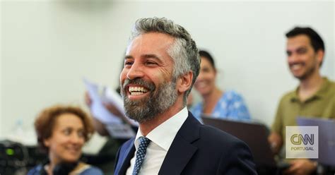 Pedro Nuno Santos admite que não sabe se foi ilegal ex CEO da TAP ter