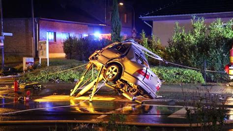 J Hriger Schwer Verletzt Mutma Licher Fahrer Nach T Dlichem Unfall