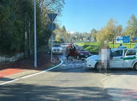 INCIDENTE A PIANEZZA Investito Da Un Furgone Mentre Era Sul