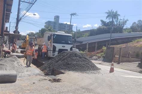 Prefeitura de Blumenau previa duas novas faixas elevadas na José Deeke