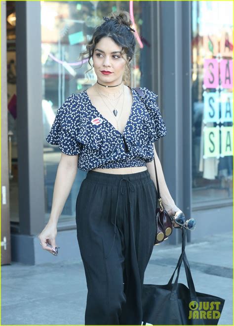 Vanessa Hudgens Wants To Know If You Ve Voted Photo Vanessa