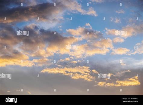 Evening sky background Stock Photo - Alamy