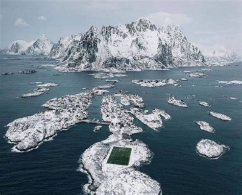 Espetacular Neste Campo De Futebol Voc Pode Ver A Aurora Boreal