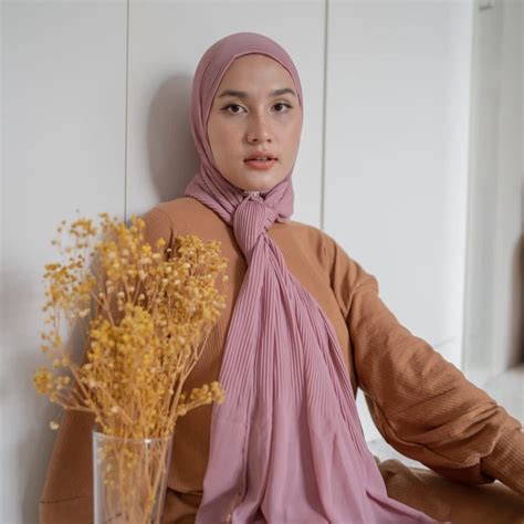 Jual Sihara Pleated Shawl X Dwihanda Part I Pashmina Pleated Shawl