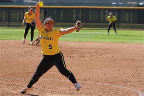 Long Beach State softball beat 5-2 in 2018 home opener – Daily 49er