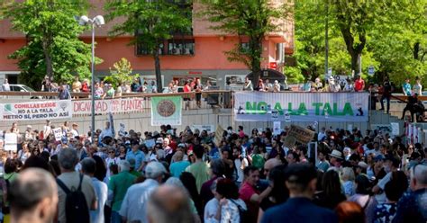 Las Talas Por La Ampliaci N De La L Madrid Arrancan Entre Protestas