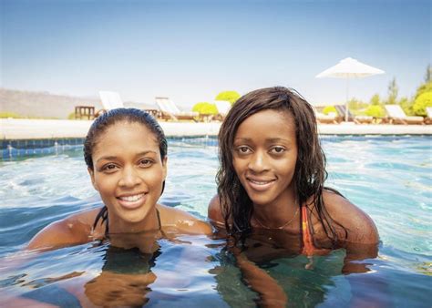 8 Hot Sexy Chime Edwards Bikini Pics