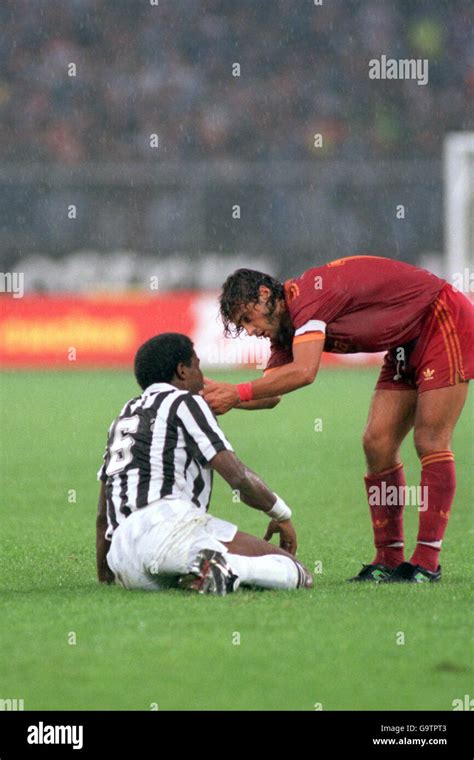 Julio Cesar Juventus L And Giuseppe Giannini Roma Stock Photo Alamy