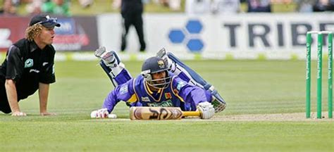 Chamara Silva Dives To Make His Ground Espncricinfo