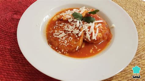 Tortitas De Pollo En Salsa Roja Receta Mexicana Fácil