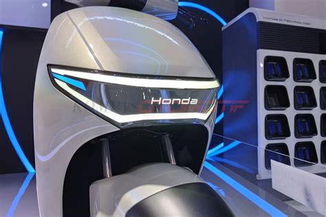 Lihat Detail Honda SC E Concept Di IIMS 2024