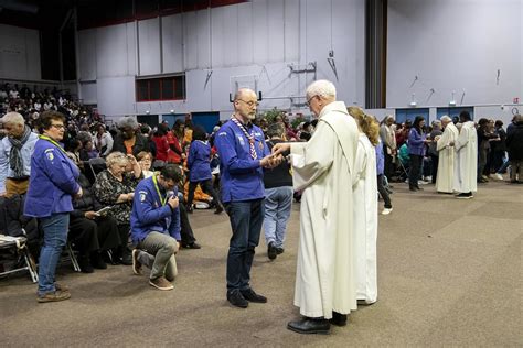 FRANCE MESSE CHRISMALE DIOCESE DE CRETEIL Crédit Corin Diocèse