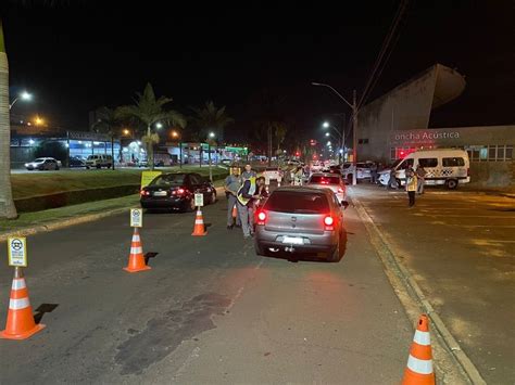 Blitz da Lei Seca autua motoristas na região de Ribeirão Preto