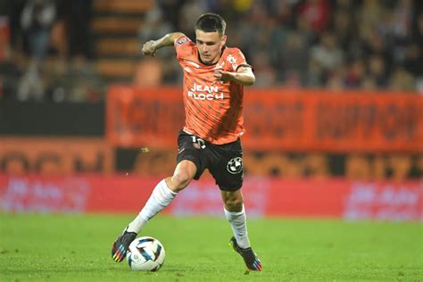 Lorient's Enzo Le Fée opts for move to Rennes - Get French Football News