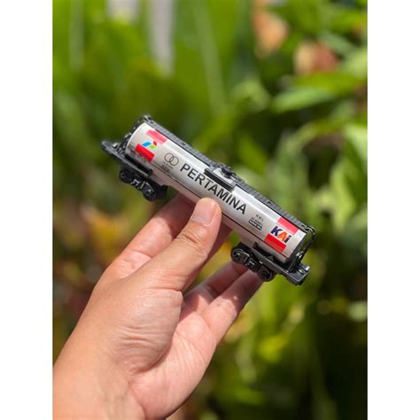 Jual Miniatur Kereta Api Indonesia Gerbong Tangki Pertamina Shopee