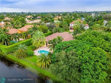 Stonebrook Estates Davie Fl Real Estate Homes For Sale Realtor