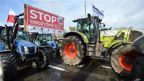 Do Protestu Rolnik W Przy Czaj Si Przewo Nicy Pszczelarze I