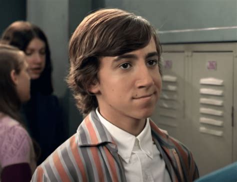 Vincent Martella AKA Greg From Everybody Hates Chris Looks Barely