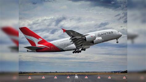 Qantas Flight Lands Safely At Sydney Airport After Mayday Alert