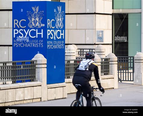 Aldgate London Street Hi Res Stock Photography And Images Alamy