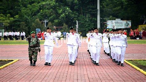 Berita Foto Kahiyang Ayu Pakai Baju Melayu Bobby Nasution Pakai Baju