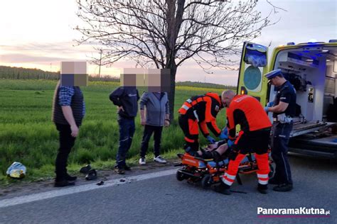 Wypadek pod Kutnem Zderzenie motocykla i osobówki jedna osoba ranna