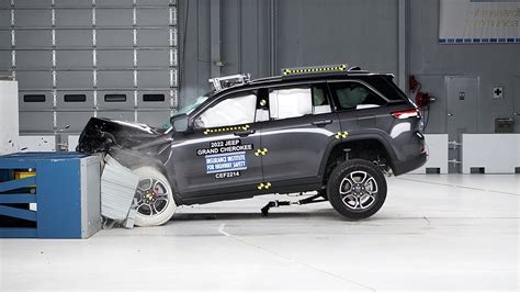 2022 Jeep Grand Cherokee Updated Moderate Overlap IIHS Crash Test YouTube