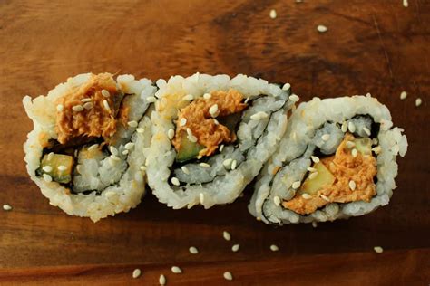 How To Make Spicy Tuna Sushi Simple Spices