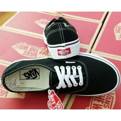 Vans Authentic สีดำ Classic Black ฟรีกล่อง มีรับประกัน รองเท้าผ้าใบ