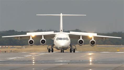 Airplane Landings In Minutes Airbus A Boeing Dus