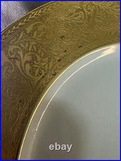 H C Heinrich Co Selb Bavaria Gold Encrusted Flower Dinner Plate